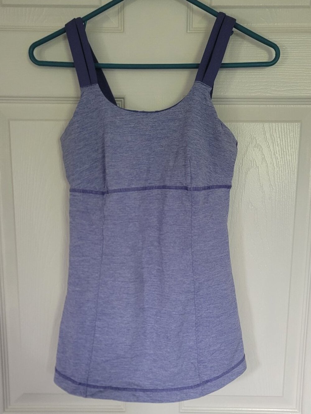 Womens purple Lululemon athletic tank top - Size 6